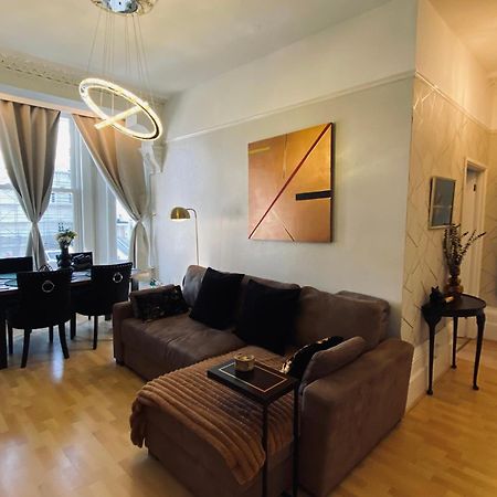 Ann Apartments Opposite The Pier With Sea View 포츠머스 외부 사진