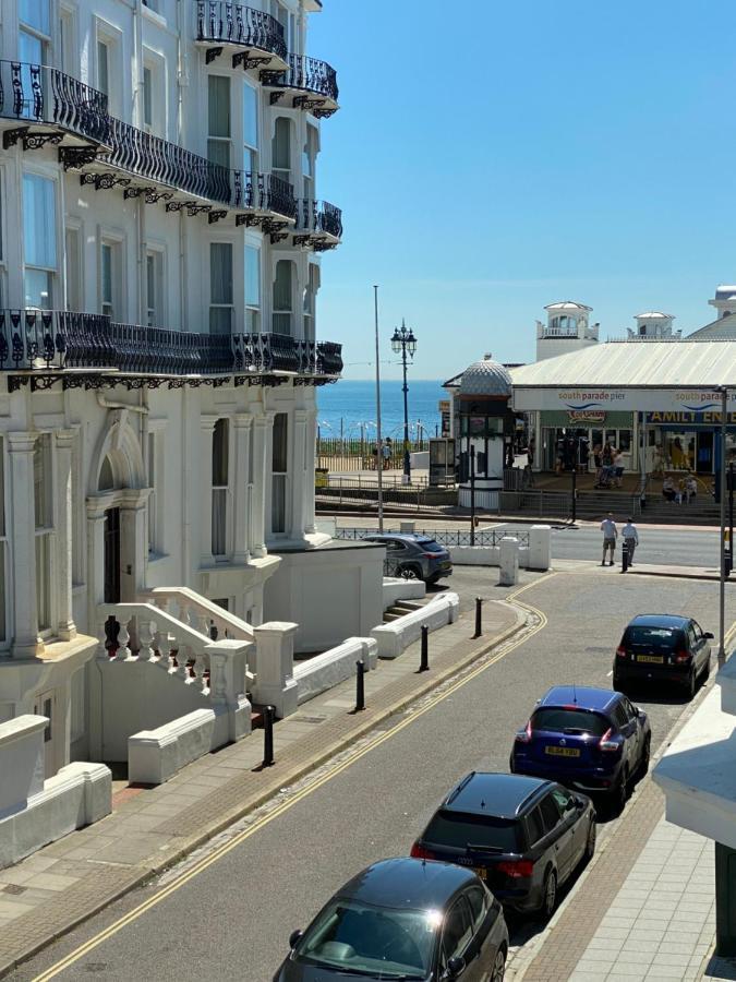 Ann Apartments Opposite The Pier With Sea View 포츠머스 외부 사진