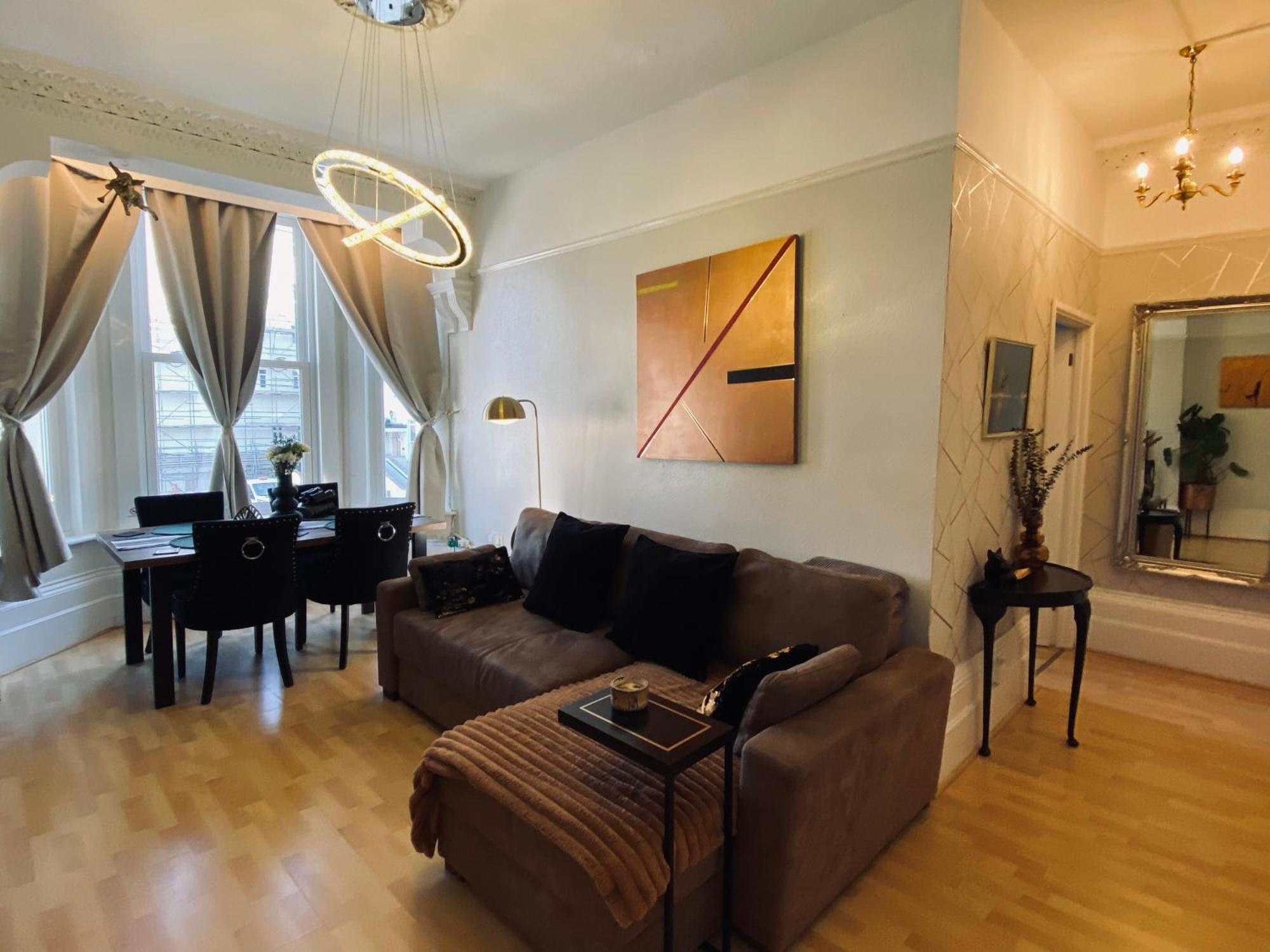 Ann Apartments Opposite The Pier With Sea View 포츠머스 외부 사진